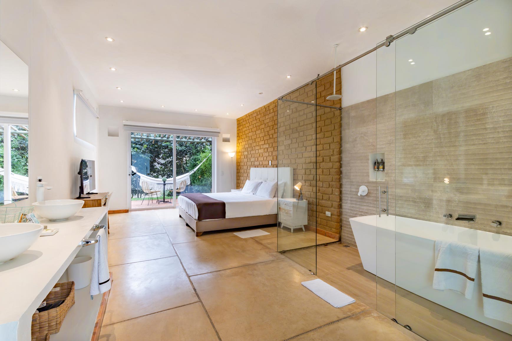 Habitación Privada de Senda Loto Alma con acceso a terraza