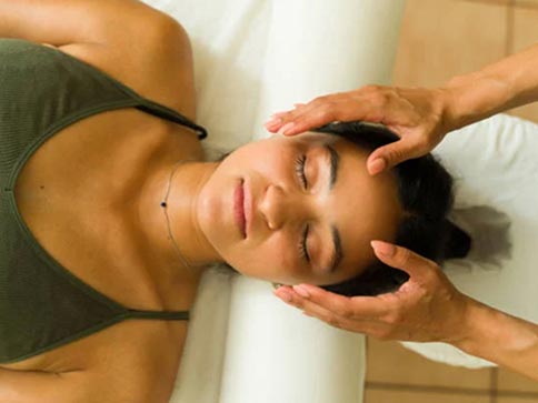 Sesión de Reiki para restaurar el equilibrio energético